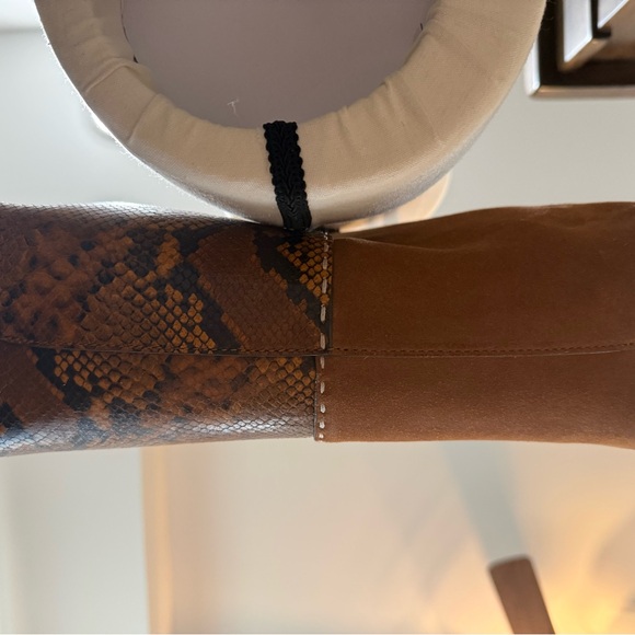 Tory Burch Elegant Snakeskin and Suede Tote Bag - Picture 10 of 15